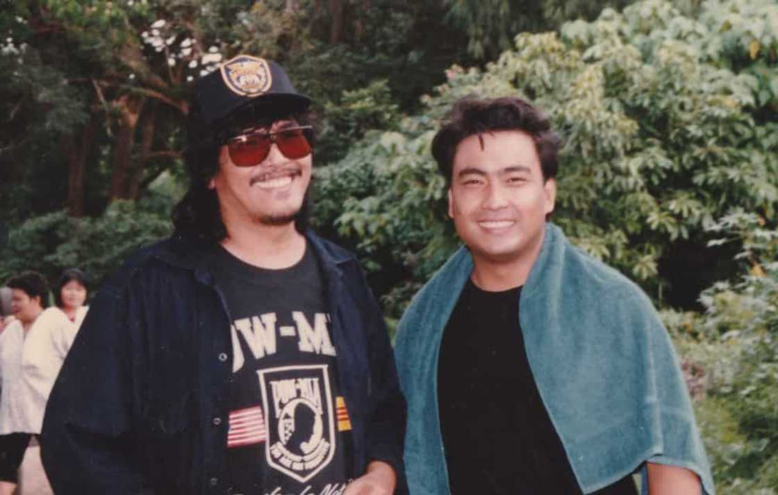 Sen. Bong Revilla, nagbigay-pugay sa yumaong si Carlo J. Caparas Sen. Bong Revilla, nagbigay-pugay sa yumaong si Carlo J. Caparas