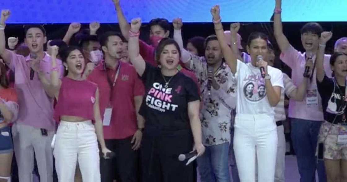 Limang Darna na ang lumipad para suportahan si VP Leni Robredo; kasama dito sina Sharon Cuneta at Angel Locsin Limang Darna na ang lumipad para suportahan si VP Leni Robredo; kasama dito sina Sharon Cuneta at Angel Locsin