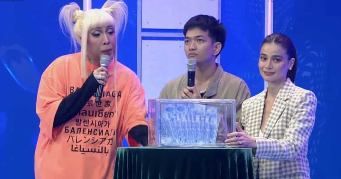 Vice Ganda, hinangaan dahil sa mga makabuluhang advice ukol sa kahirapan: “Wag nating niro-romanticize’” Vice Ganda, hinangaan dahil sa mga makabuluhang advice ukol sa kahirapan: “Wag nating niro-romanticize’”