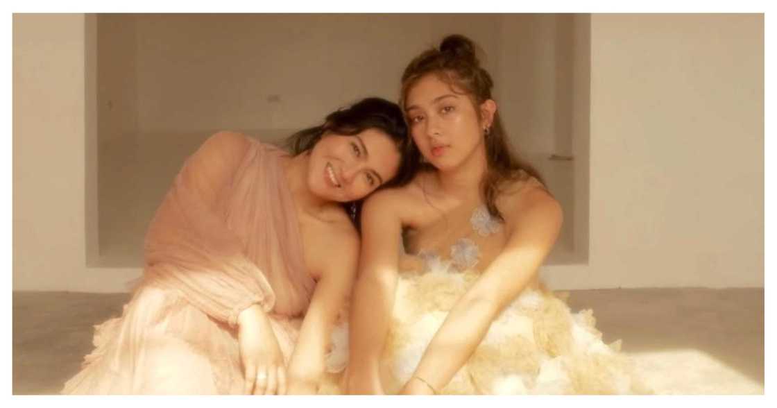 Dimples Romana, naantig sa regalong ibinigay ng panganay na si Callie Dimples Romana, naantig sa regalong ibinigay ng panganay na si Callie