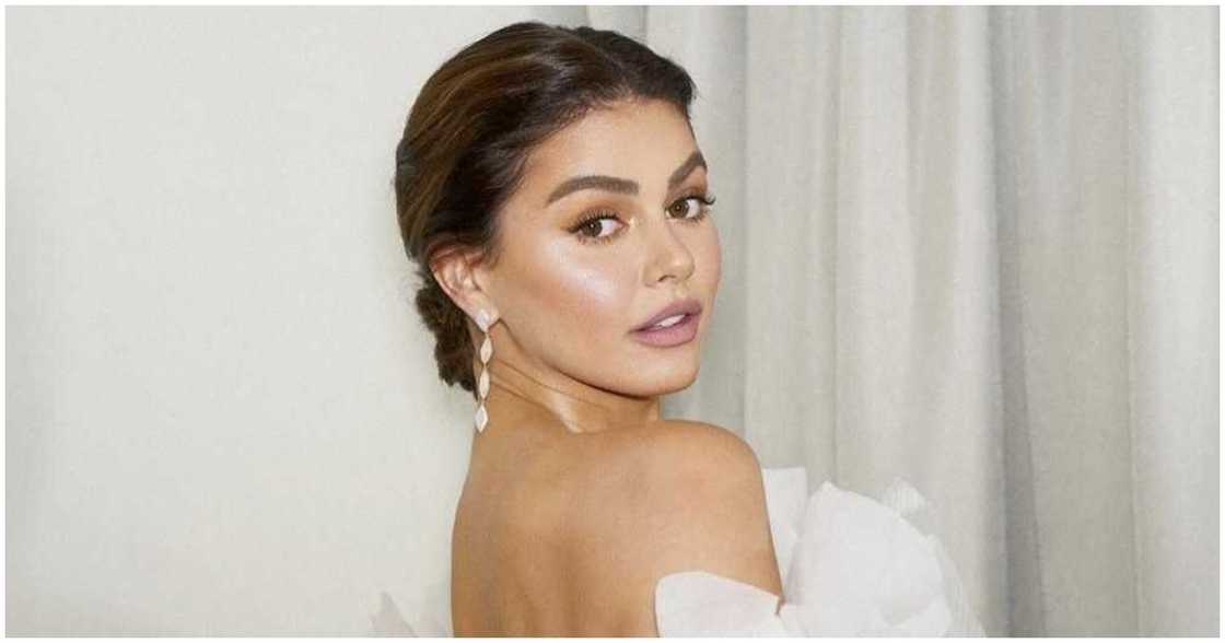 Janine Gutierrez gives classy response to 'grabe pagkaka-edit' comment on calendar shoot Janine Gutierrez gives classy response to 'grabe pagkaka-edit' comment on calendar shoot