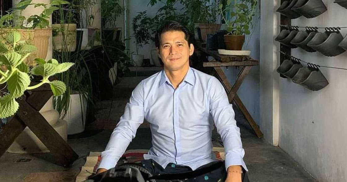 Robin Padilla, ginunita ang pagpanaw ng kanyang Kuya Royette; nag-post ng isang madamdaming pagpupugay