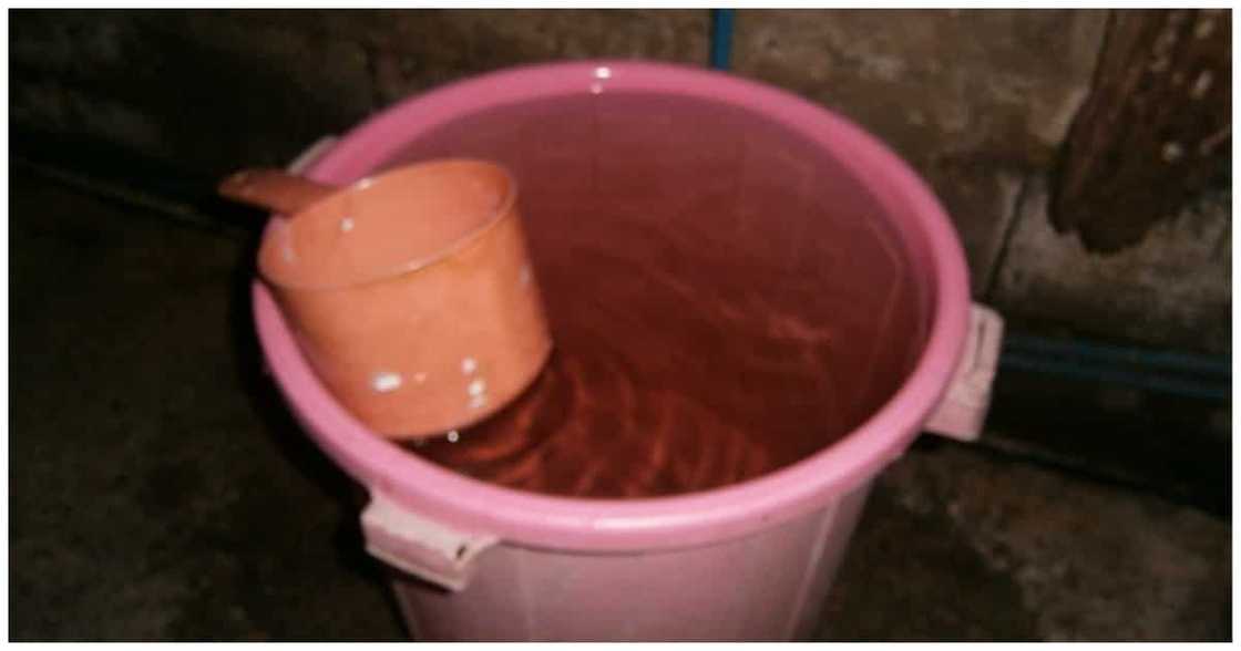 Love story ng nanghiram ng tabo na nauwi na sa kasalan, nagpakilig sa netizens Love story ng nanghiram ng tabo na nauwi na sa kasalan, nagpakilig sa netizens