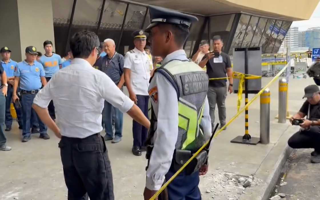 NAIA bollards, ipinaayos matapos ang trahedya: ‘Wake-up call’ daw para sa gobyerno ayon sa publiko NAIA bollards, ipinaayos matapos ang trahedya: ‘Wake-up call’ daw para sa gobyerno ayon sa publiko