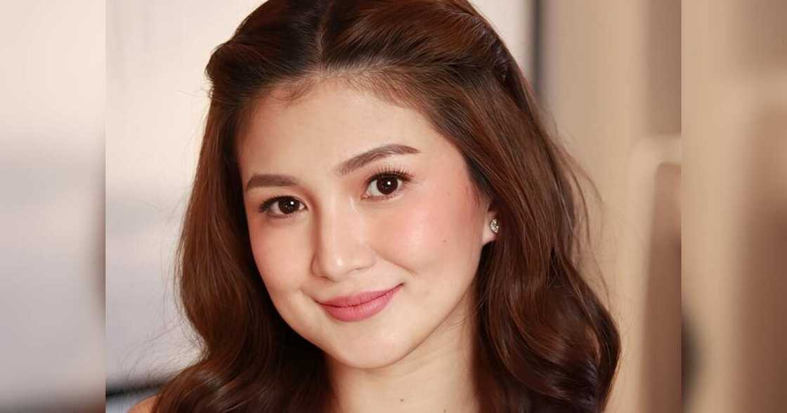 Sheena Halili poses for stunning maternity pics with family Sheena Halili poses for stunning maternity pics with family