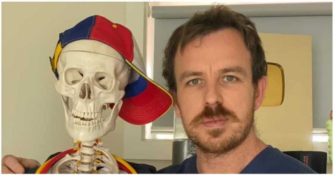 Doc Adam, tuluyan nang namaalam sa YouTube, in-auction ang kanyang uniform Doc Adam, tuluyan nang namaalam sa YouTube, in-auction ang kanyang uniform