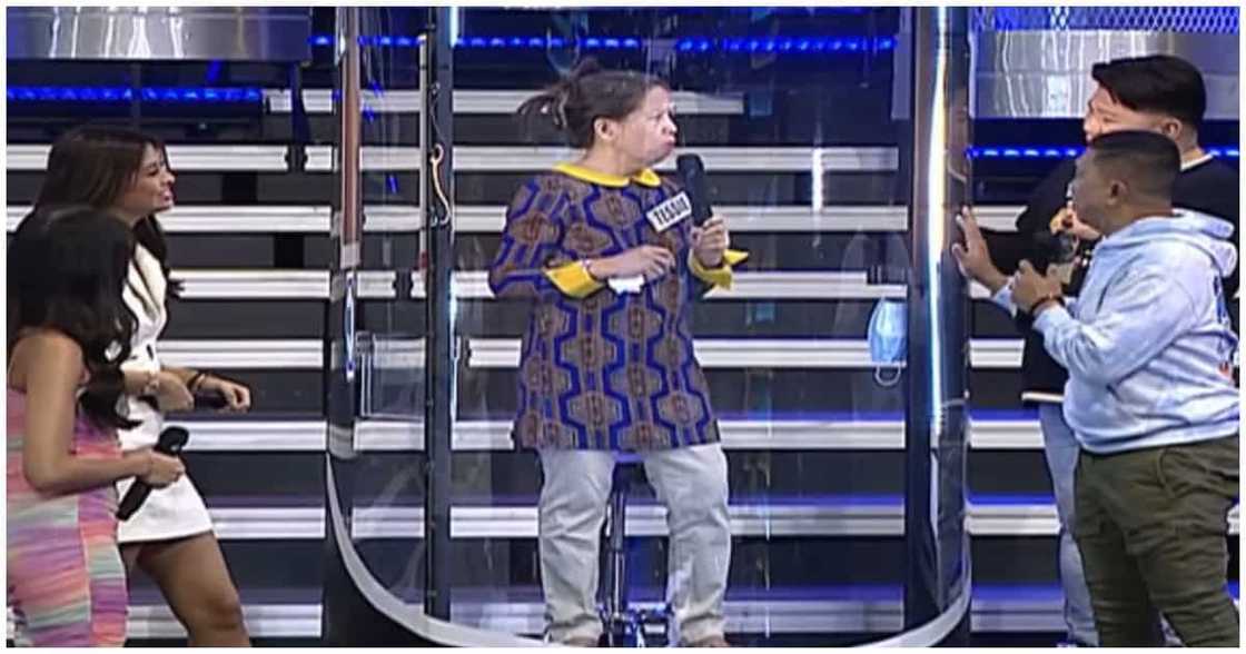 ‘Bawal Judgmental’ guest na 'di matinag ang pagkikwento, kinagiliwan ng mga EB hosts ‘Bawal Judgmental’ guest na 'di matinag ang pagkikwento, kinagiliwan ng mga EB hosts