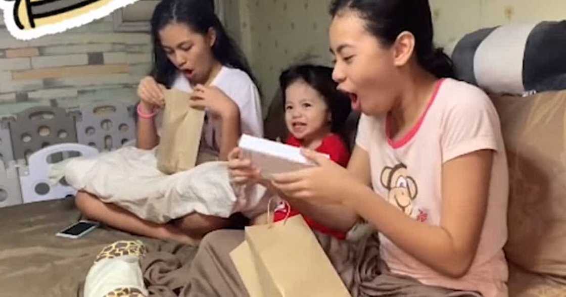 Video of priceless reaction of two girls when they received iPhones on Christmas, viral