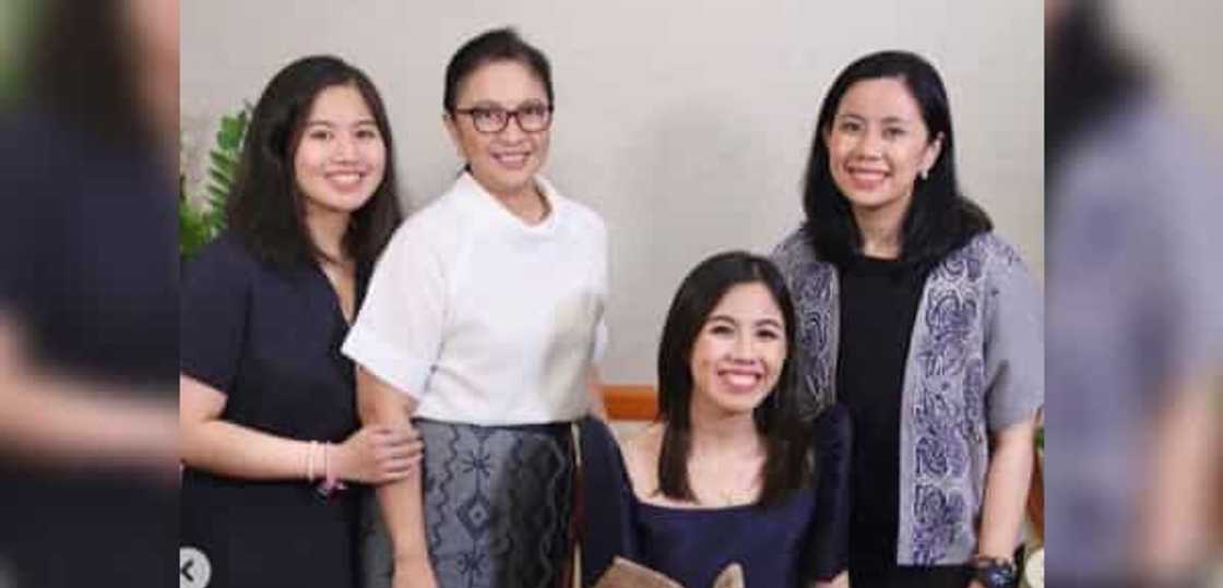 VP Leni Robredo at mga anak, papunta na sa U.S. para sa graduation ni Jillian sa New York University VP Leni Robredo at mga anak, papunta na sa U.S. para sa graduation ni Jillian sa New York University