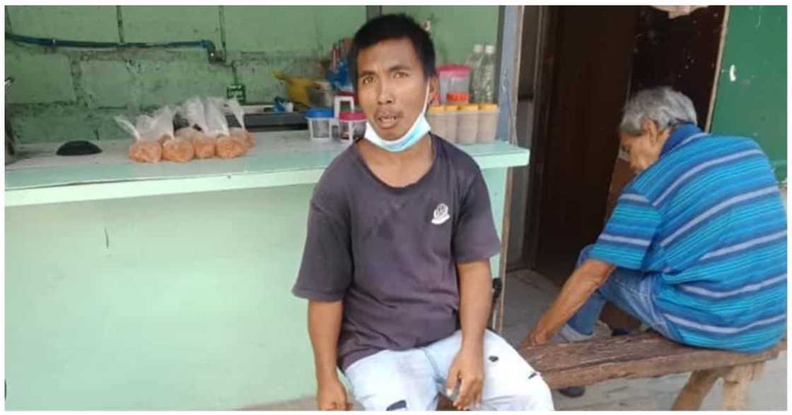 PWD na pitong taon nang nagtitinda, natulungan ng mga nagmalasakit na netizens PWD na pitong taon nang nagtitinda, natulungan ng mga nagmalasakit na netizens