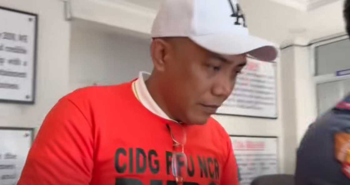 Vlogger na si Francis Leo Marcos, ililipat na sa city jail matapos ang kontrobersyal na pag-aresto Vlogger na si Francis Leo Marcos, ililipat na sa city jail matapos ang kontrobersyal na pag-aresto