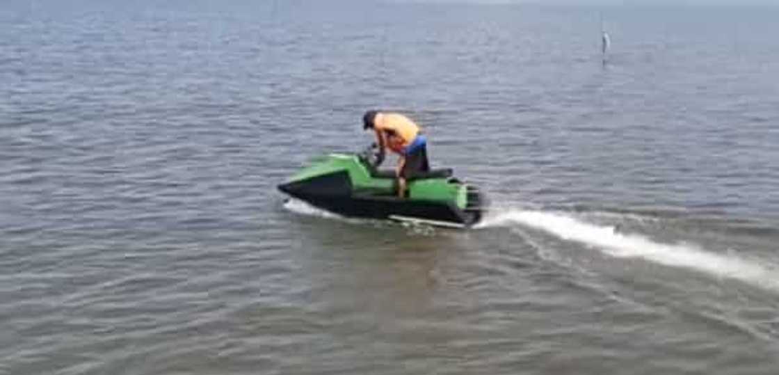 Proud Pinoy! Visayan carpenter makes homemade jet ski out of marine plywood and nails