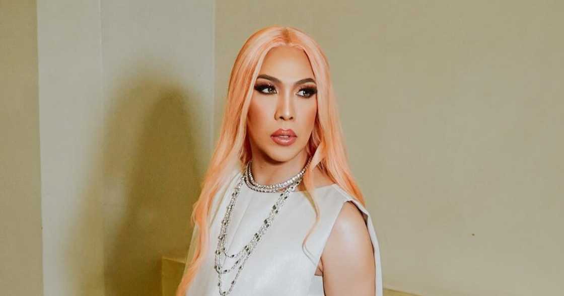 Vice Ganda, isiniwalat ang mabigat na pinagdaanan bilang breadwinner Vice Ganda, isiniwalat ang mabigat na pinagdaanan bilang breadwinner