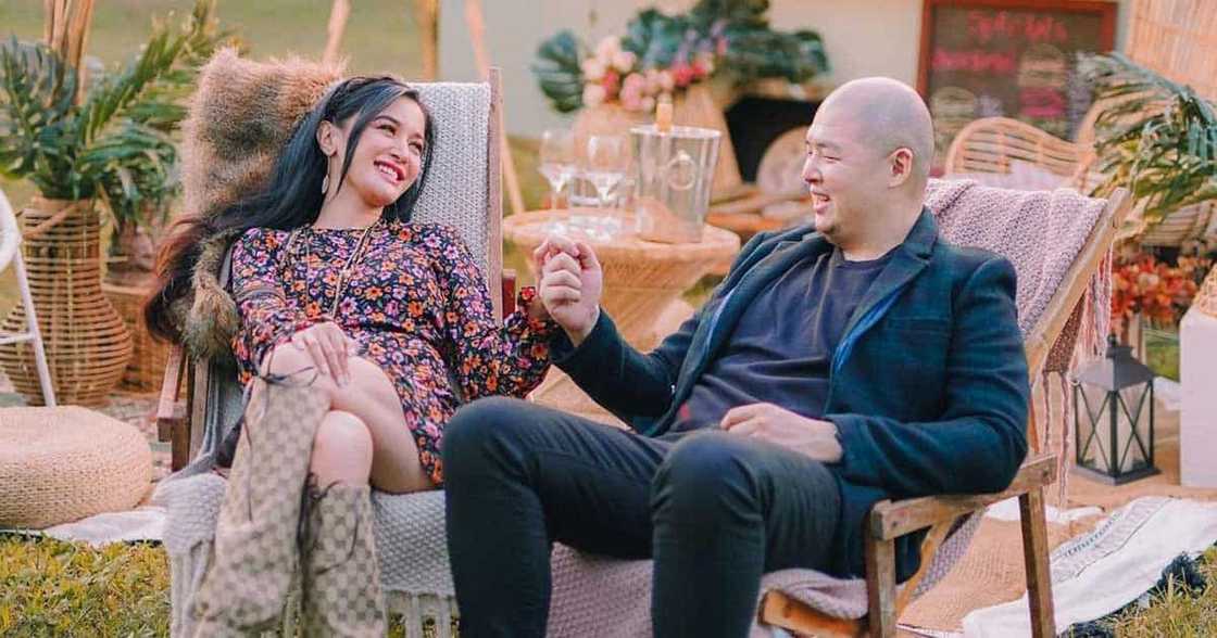 Kris Bernal, namangha sa libo-libong sunflowers sa kanyang kasal; sinabing “the best” si Gideon Hermosa Kris Bernal, namangha sa libo-libong sunflowers sa kanyang kasal; sinabing “the best” si Gideon Hermosa