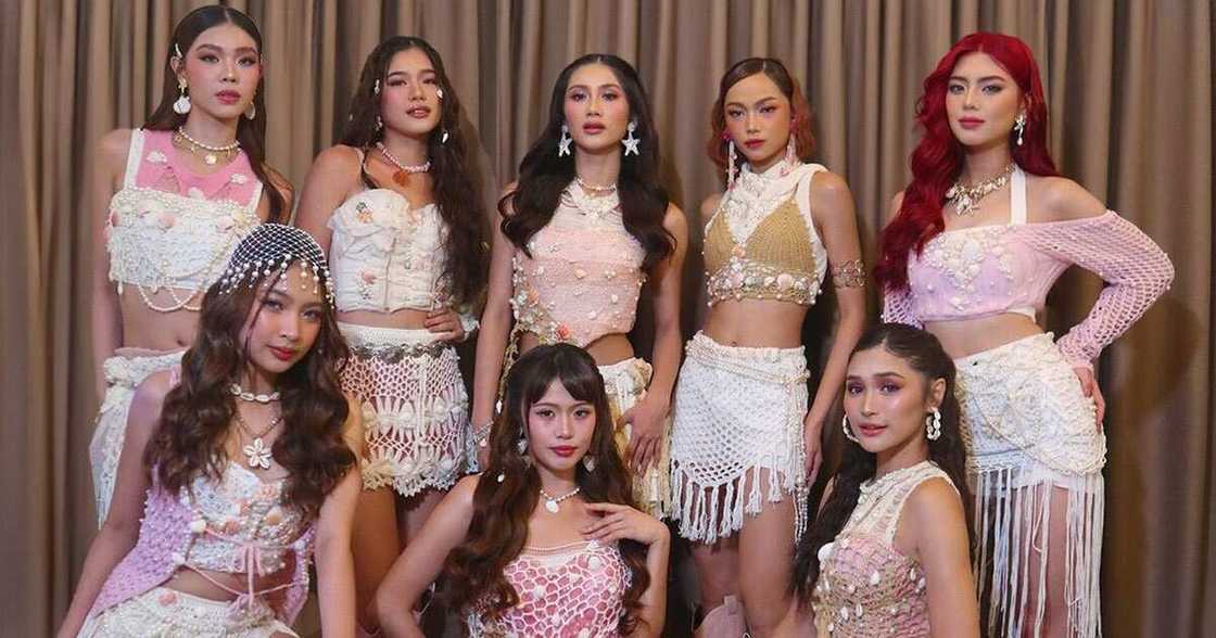 BINI Jho, kinalabit ni BINI Sheena onstage dahil nakalimutang maupo BINI Jho, kinalabit ni BINI Sheena onstage dahil nakalimutang maupo