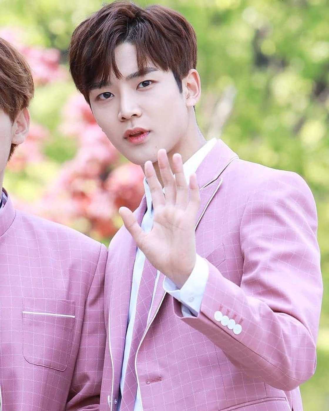 sf9 members name sf9 members name