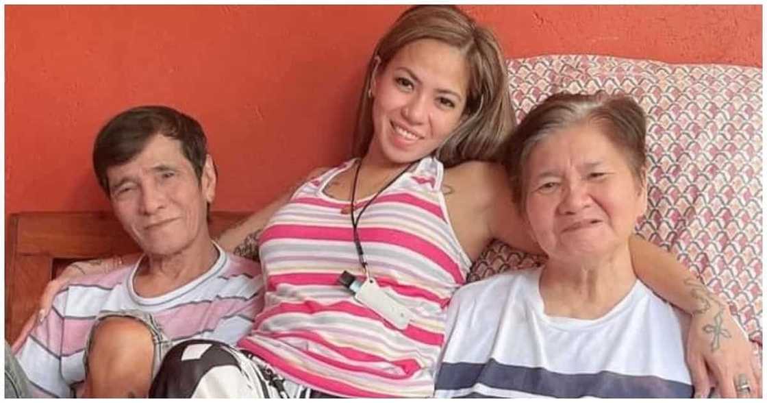 Madam Inutz, sinurpresa ang nanay-nanayan niya sa Tondo; "Syempre share your blessings" Madam Inutz, sinurpresa ang nanay-nanayan niya sa Tondo; "Syempre share your blessings"