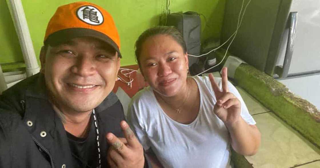 Madam Maria Hofs, pinagbigyan ang mga taong nagpapa-picture sa kanya Madam Maria Hofs, pinagbigyan ang mga taong nagpapa-picture sa kanya