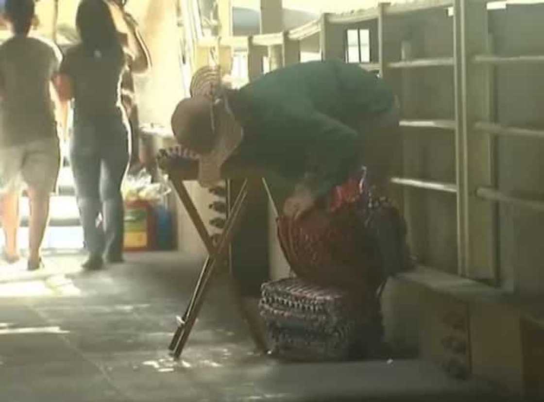 Halos mangiyak-ngiyak siya sa hirap! Anne Curtis experienced selling rags in “It’s Showtime” Lenten special Halos mangiyak-ngiyak siya sa hirap! Anne Curtis experienced selling rags in “It’s Showtime” Lenten special