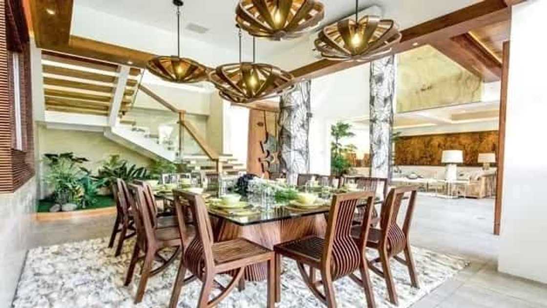 Coco Martin gives an awesome tour of his lavish house in Quezon City Coco Martin gives an awesome tour of his lavish house in Quezon City