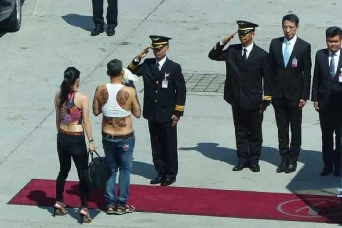 Thailand Welcomes Weird New King Who Likes Crop Tops And Tiny Dogs Thailand Welcomes Weird New King Who Likes Crop Tops And Tiny Dogs