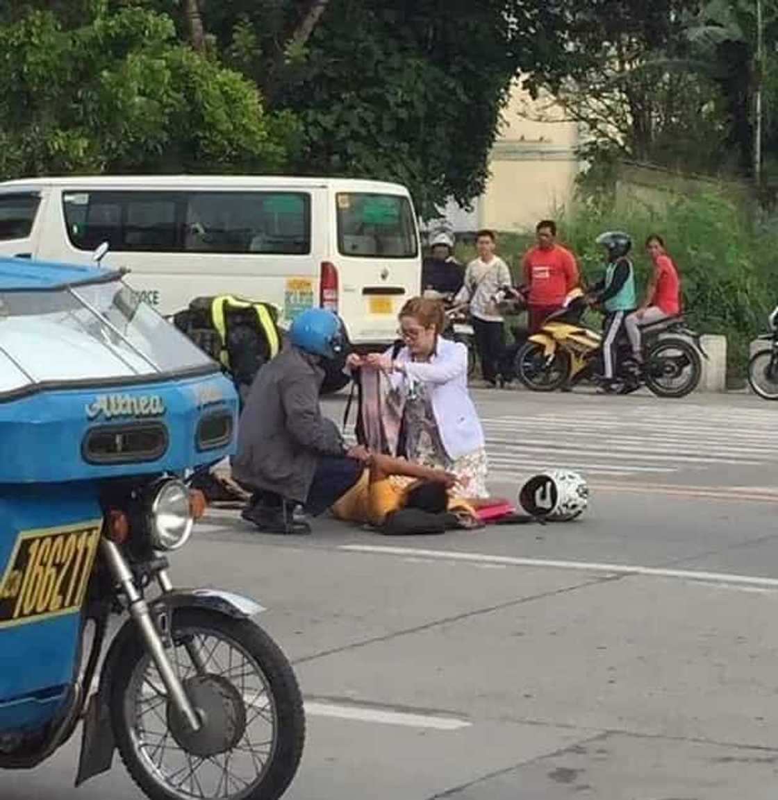 Medical intern in General Santos City goes viral for rescuing injured motorist Medical intern in General Santos City goes viral for rescuing injured motorist