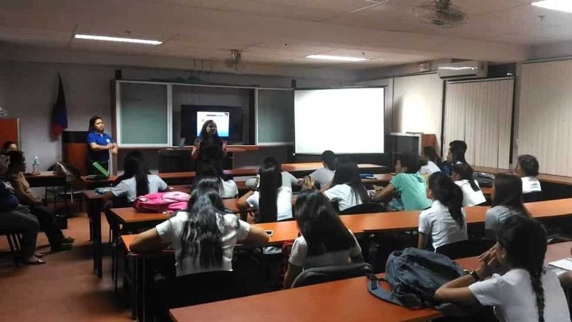 Xavier University earns praises for giving free night classes to street kids Xavier University earns praises for giving free night classes to street kids