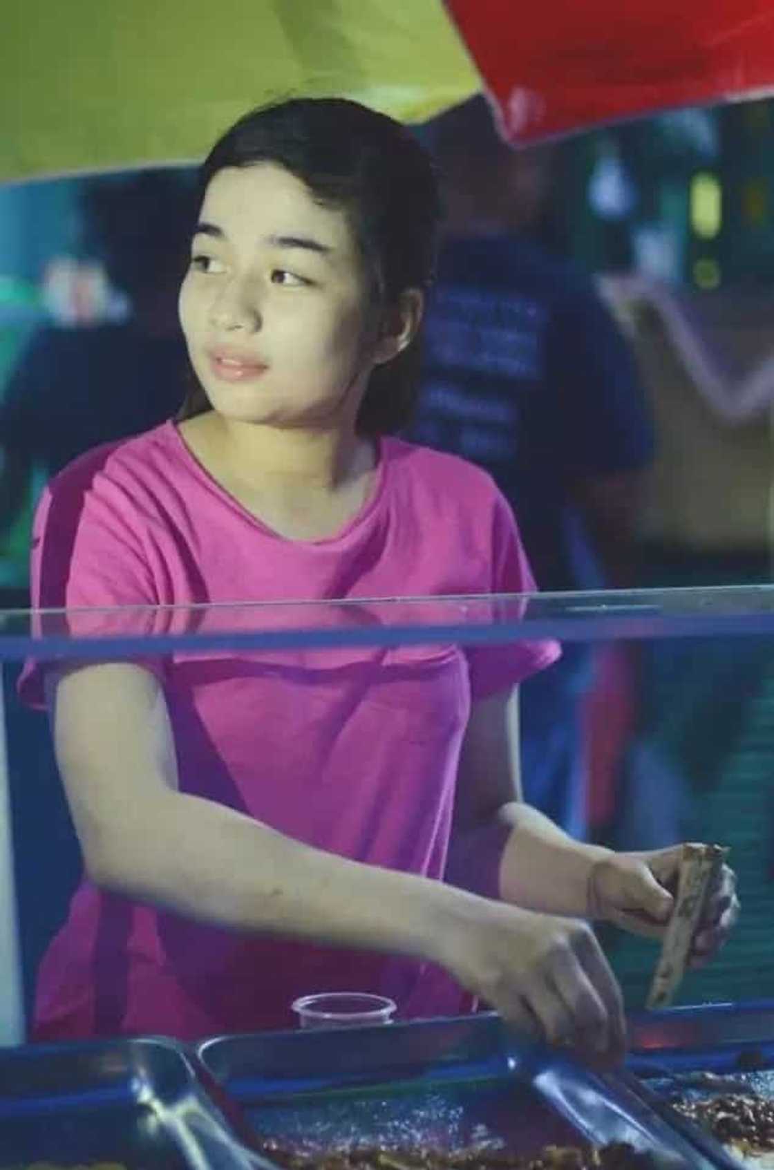 Mani vendor sa Cavite pinahanga ang marami sa taglay niyang natural na kagandahan Mani vendor sa Cavite pinahanga ang marami sa taglay niyang natural na kagandahan