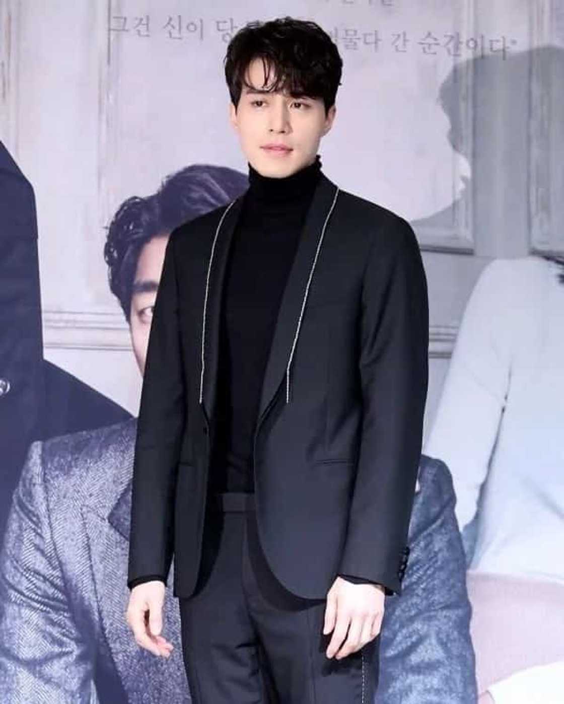 Five interesting facts that you might not know about Lee Dong Wook. There's more to the Grim Reaper than meets the eye. Read on! Five interesting facts that you might not know about Lee Dong Wook. There's more to the Grim Reaper than meets the eye. Read on!