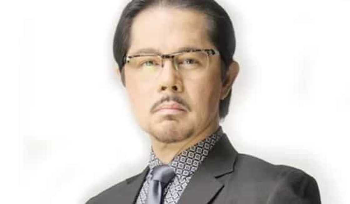 Christopher de Leon suffers leg injury from freak gun accident during Kambal Karibal taping