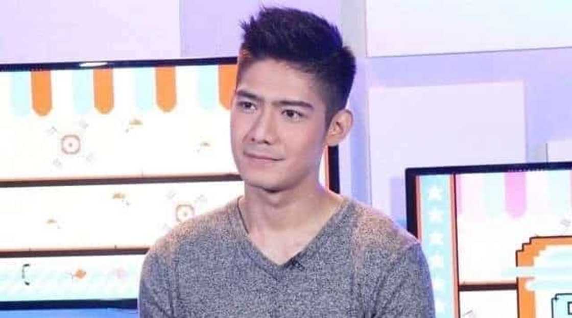 Bagong tweet ni Robi Domingo sa gitna ng Zeinab-Wilbert issue, viral: "Oh wow" Bagong tweet ni Robi Domingo sa gitna ng Zeinab-Wilbert issue, viral: "Oh wow"