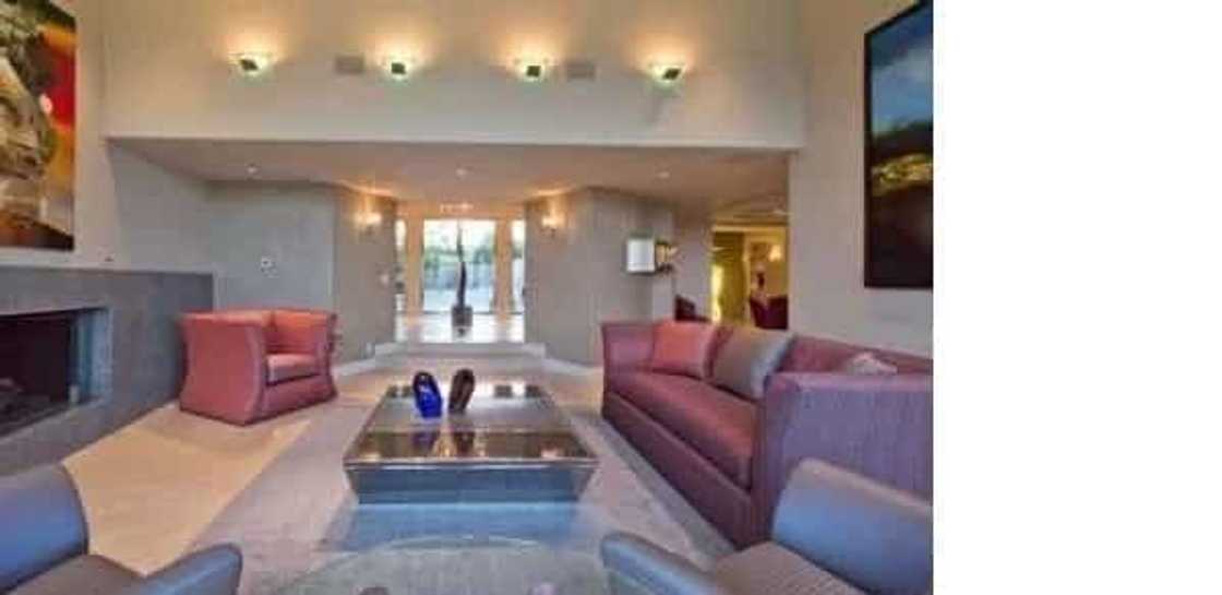 Nakakalula sa ganda! Dwayne ‘The Rock’ Johnson's house tour of his $3.4 million or P170M luxurious mansion Nakakalula sa ganda! Dwayne ‘The Rock’ Johnson's house tour of his $3.4 million or P170M luxurious mansion
