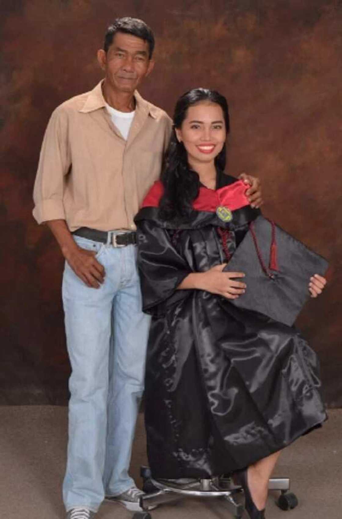 Anak ng kargador, proud na nakapagtapos sa sikap at sakripisyo ng kanyang ama Anak ng kargador, proud na nakapagtapos sa sikap at sakripisyo ng kanyang ama