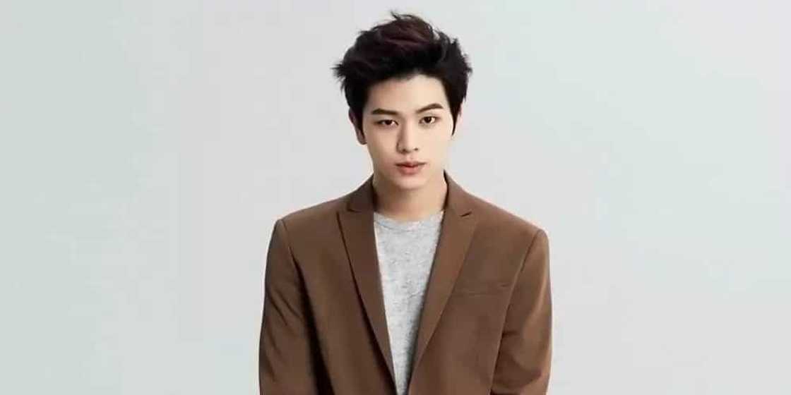 Top 10 most handsome K-Pop Idols of 2017 - These gorgeous heartthrobs are serenading all the ladies in the world. Top 10 most handsome K-Pop Idols of 2017 - These gorgeous heartthrobs are serenading all the ladies in the world.