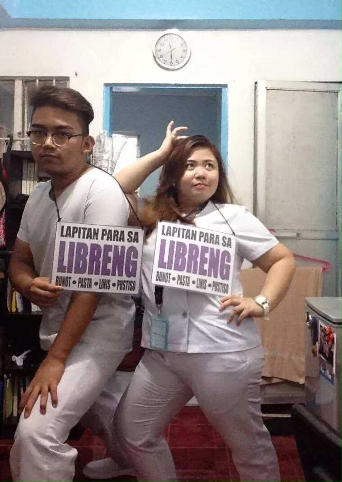Future dentists wear placards in public offering ‘libre bunot, linis, pasta at pustiso’ Future dentists wear placards in public offering ‘libre bunot, linis, pasta at pustiso’