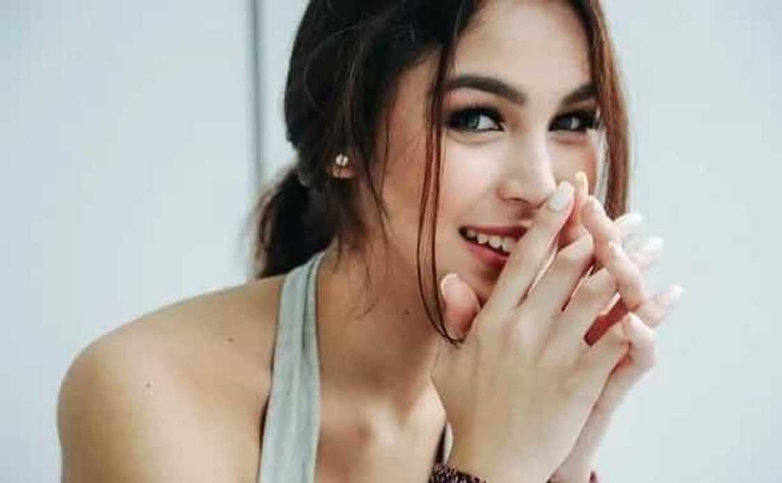 Julia Barretto, ramdam ang pagmamahal ni Gerald dahil napainom niya ito kahit di pala-inom ang huli Julia Barretto, ramdam ang pagmamahal ni Gerald dahil napainom niya ito kahit di pala-inom ang huli