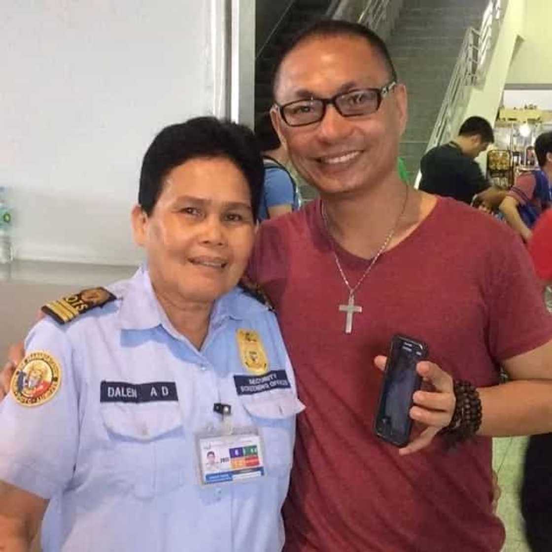 Lady security officer proves there are dedicated and honest employees Lady security officer proves there are dedicated and honest employees