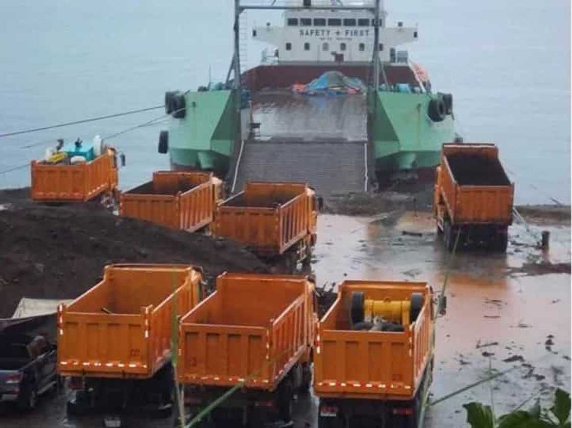 Could smuggled Philippine soil have helped China reclaim 3,200 acres of Spratlys land? Could smuggled Philippine soil have helped China reclaim 3,200 acres of Spratlys land?