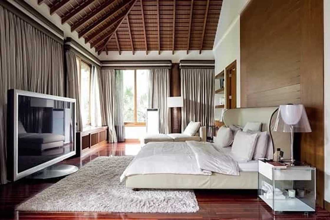 Willie Revillame’s enormous house in Quezon City looks like a luxurious resort Willie Revillame’s enormous house in Quezon City looks like a luxurious resort