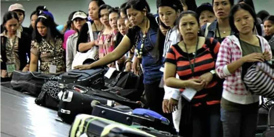 OFWs in the airport OFWs in the airport