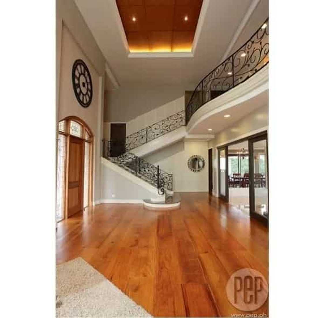 Here are epic photos of John Lloyd Cruz’s house in Antipolo and Ellen’s condo unit in Malate Here are epic photos of John Lloyd Cruz’s house in Antipolo and Ellen’s condo unit in Malate