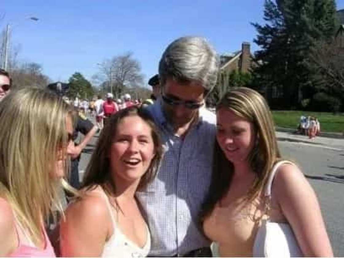 7 photos of guys staring at women's assets 7 photos of guys staring at women's assets