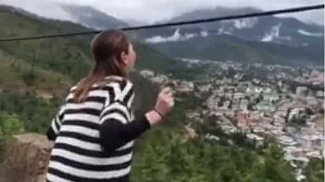 Angelica Panganiban recreates 'Ayoko na' scene from 'That Thing Called Tadhana' Angelica Panganiban recreates 'Ayoko na' scene from 'That Thing Called Tadhana'