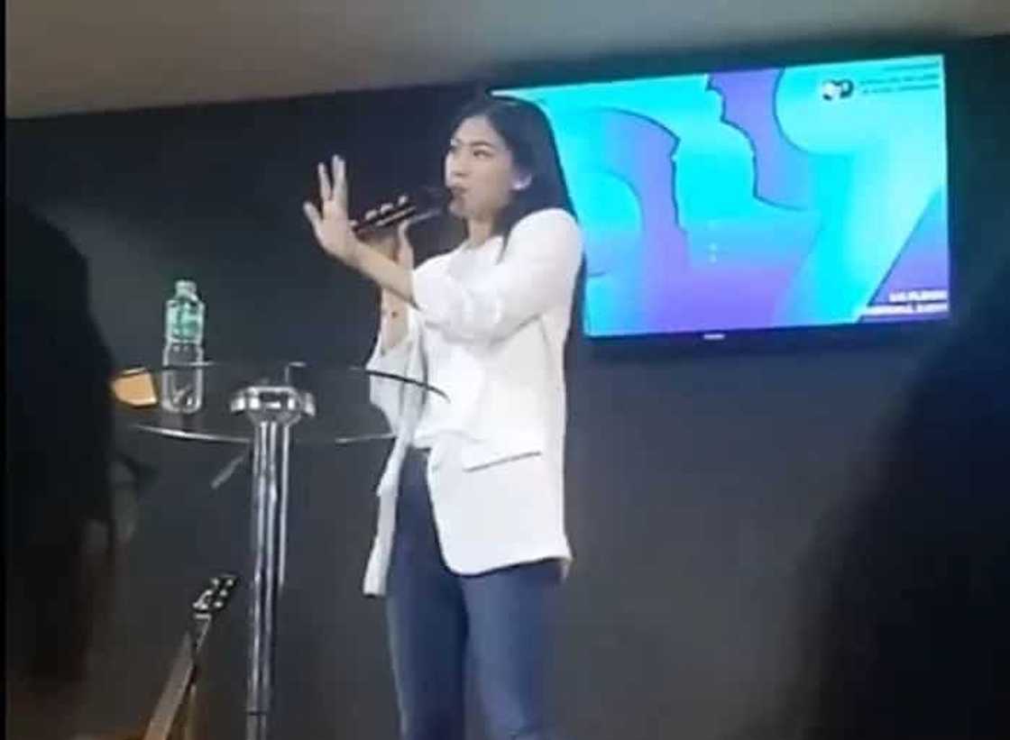 Cristy sa umano'y pag-prank ni Alex kay Mommy Pinty: "hinahanapan siya ng pagrespeto" Cristy sa umano'y pag-prank ni Alex kay Mommy Pinty: "hinahanapan siya ng pagrespeto"