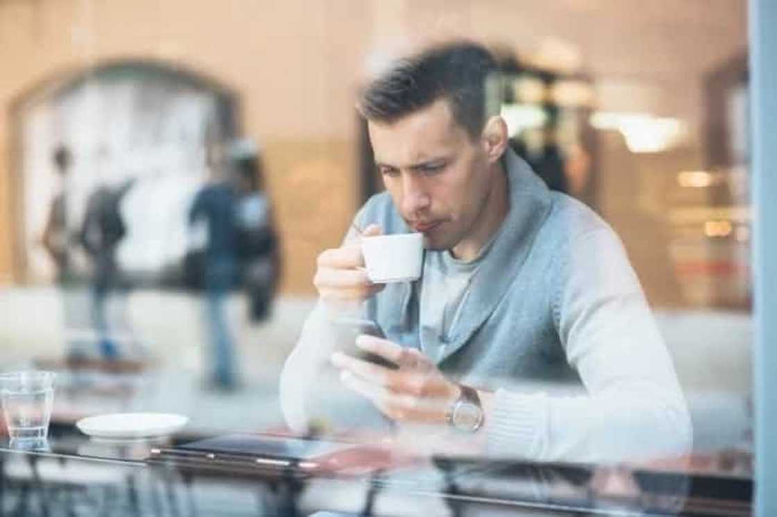 Your brains gets new waves when you text and it can kill you! Your brains gets new waves when you text and it can kill you!