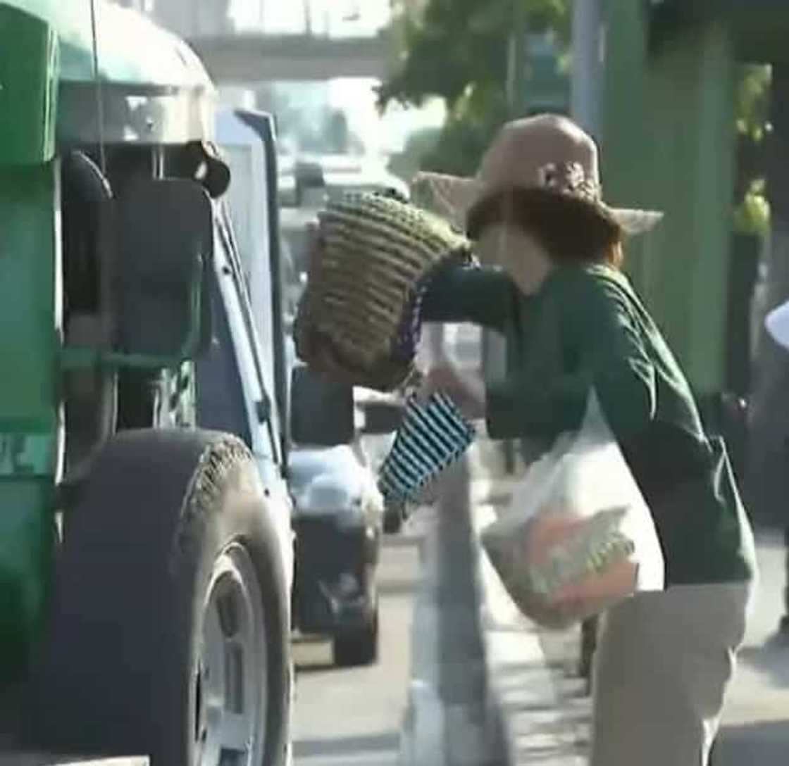 Halos mangiyak-ngiyak siya sa hirap! Anne Curtis experienced selling rags in “It’s Showtime” Lenten special Halos mangiyak-ngiyak siya sa hirap! Anne Curtis experienced selling rags in “It’s Showtime” Lenten special