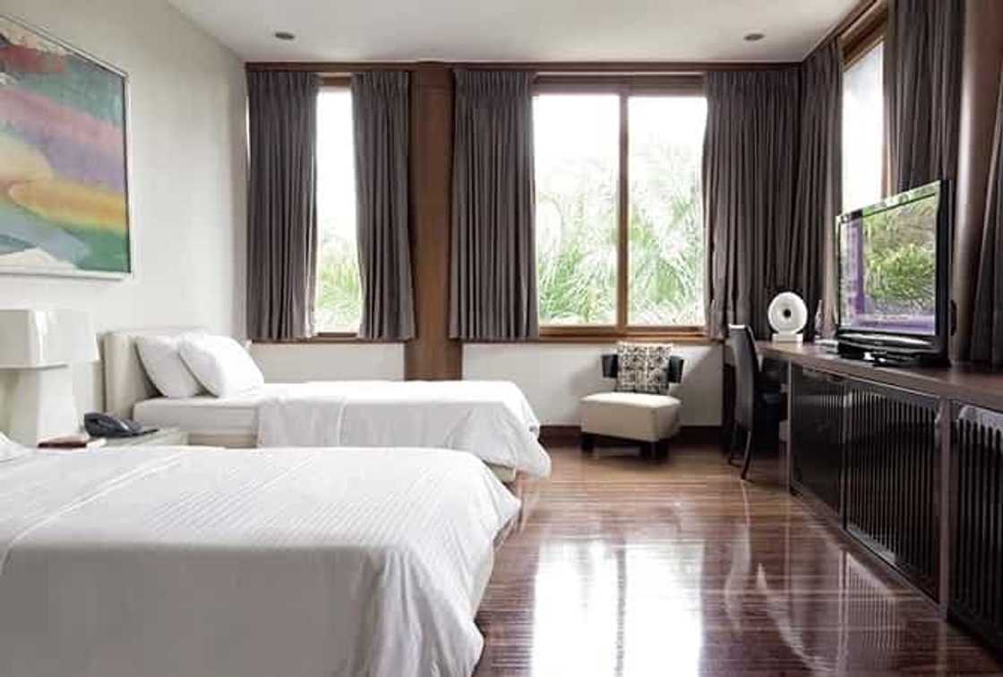 Willie Revillame’s enormous house in Quezon City looks like a luxurious resort Willie Revillame’s enormous house in Quezon City looks like a luxurious resort