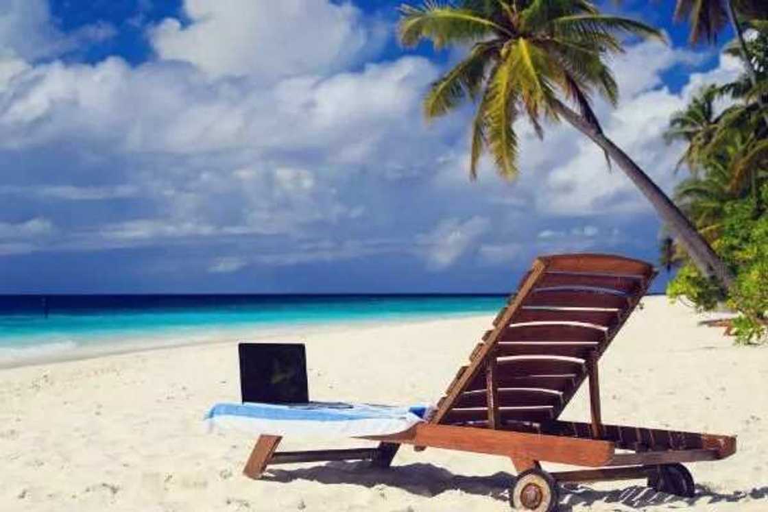 Only in the Philippines: How Filipinos Deal With Summer Heat Only in the Philippines: How Filipinos Deal With Summer Heat