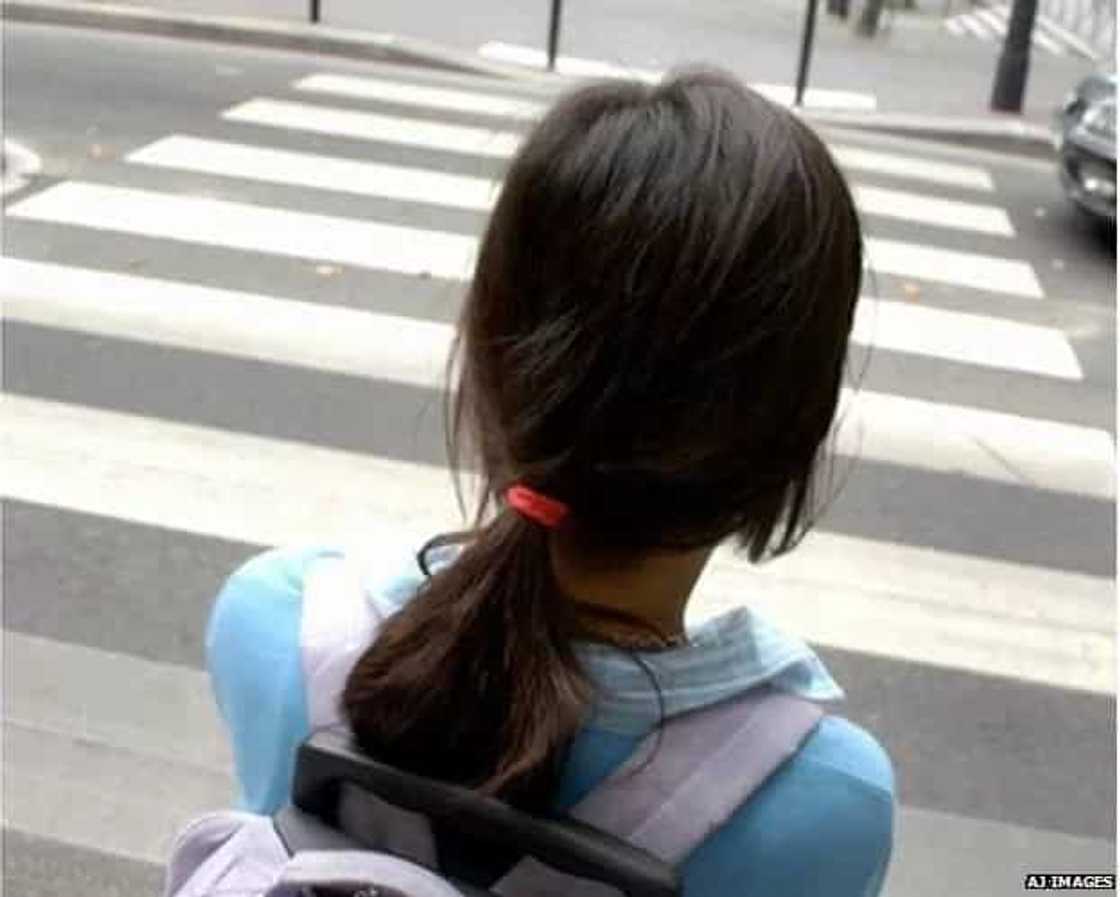 Nakakaalarma! Kademonyohan ng ama sa anak, natuklasan dahil sa matapang na babae sa bus Nakakaalarma! Kademonyohan ng ama sa anak, natuklasan dahil sa matapang na babae sa bus