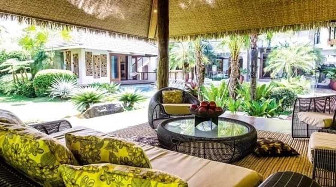 Coco Martin gives an awesome tour of his lavish house in Quezon City Coco Martin gives an awesome tour of his lavish house in Quezon City